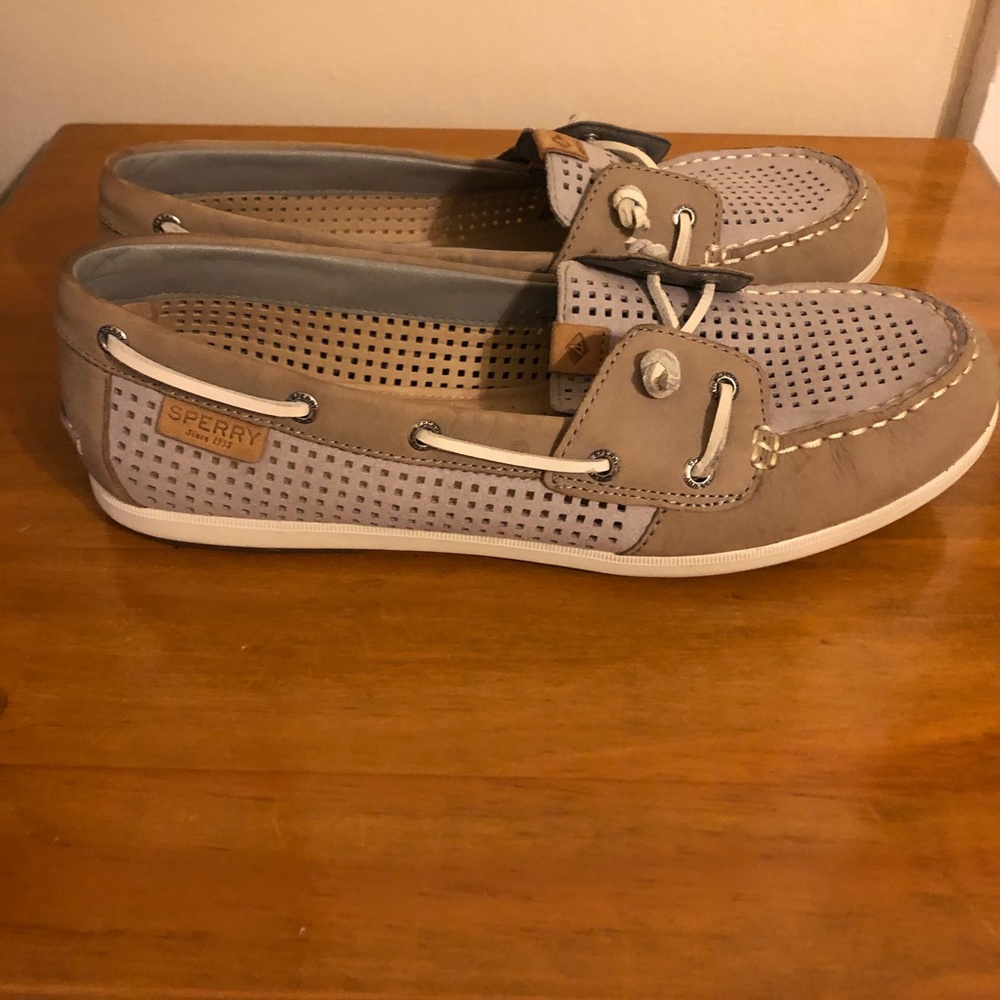Tan Sperry’s - Picture 2 of 5